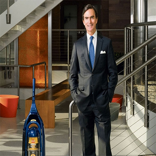 1985 - Mark Bissell, babasının ardından şirketin 4. jenerasyon CEO'su oldu.