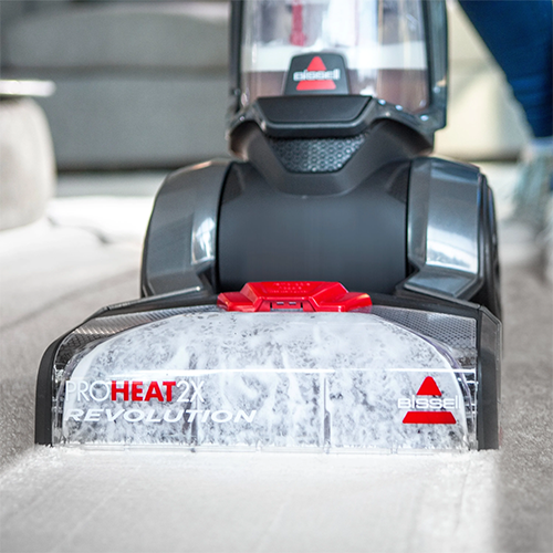 2006 - BISSELL ilk dikey derinlemesine temizlik makinesini tanıttı.